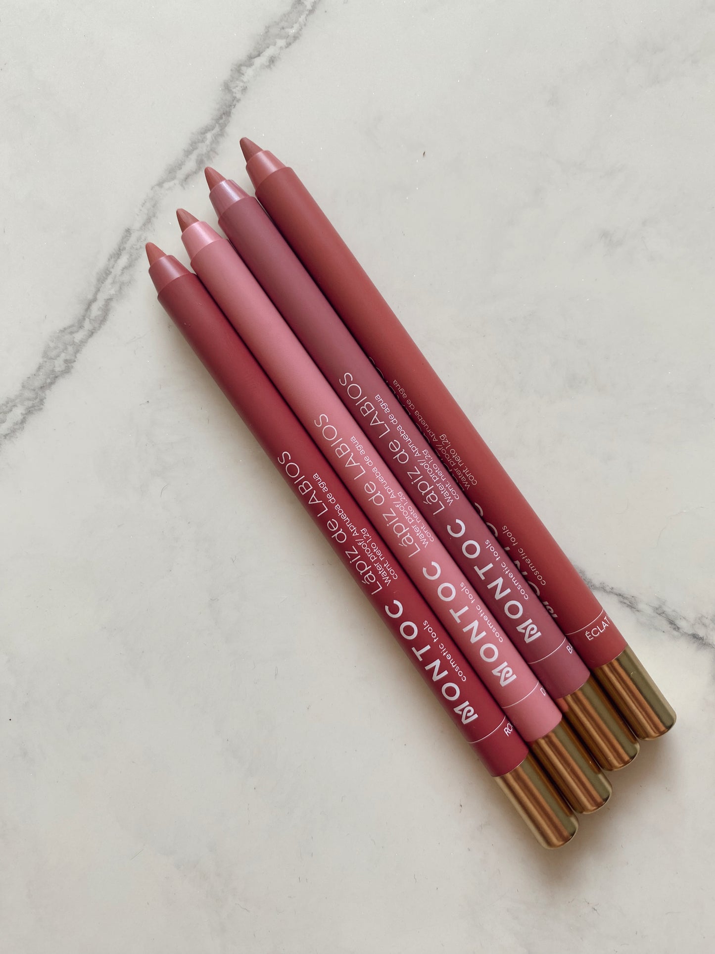 Delineador de labios montoc