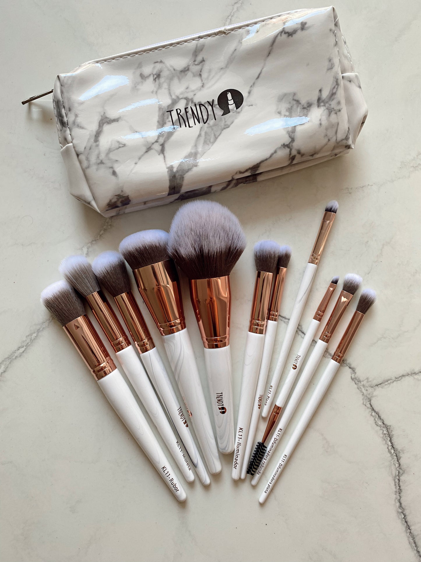 Kit de brochas mármol trendy