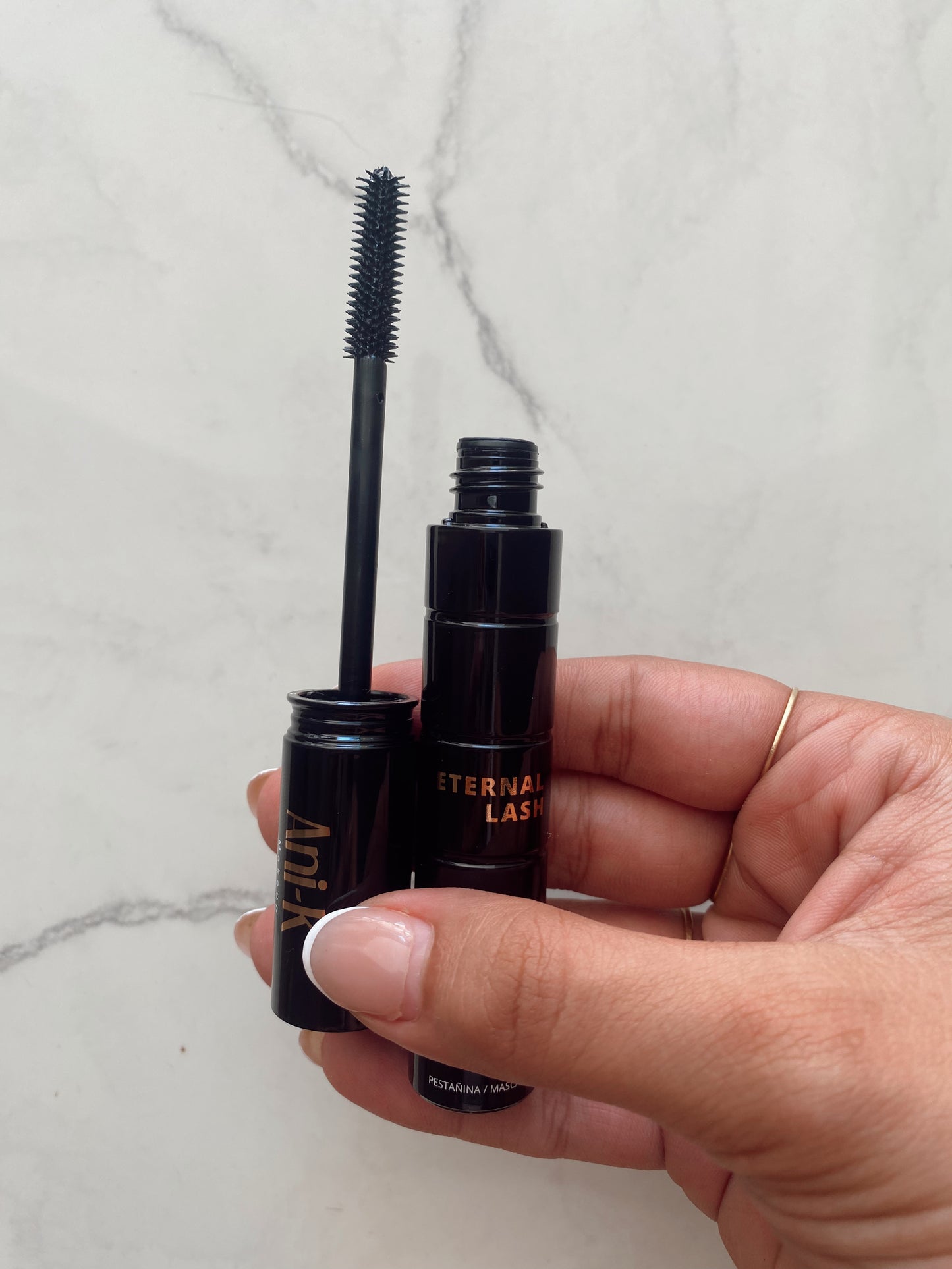 Pestañina eternal lash anik