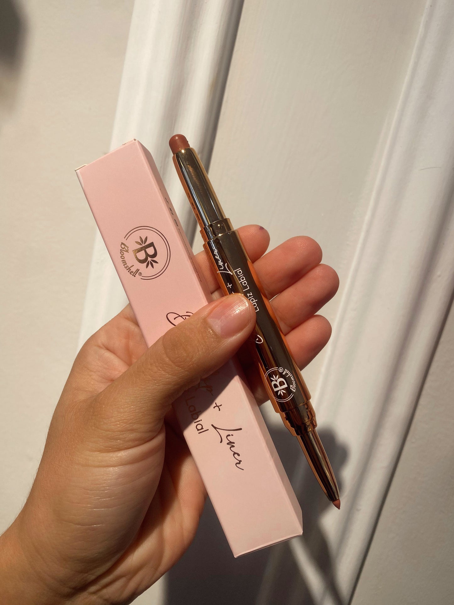 Labial cremoso + delineador bloom
