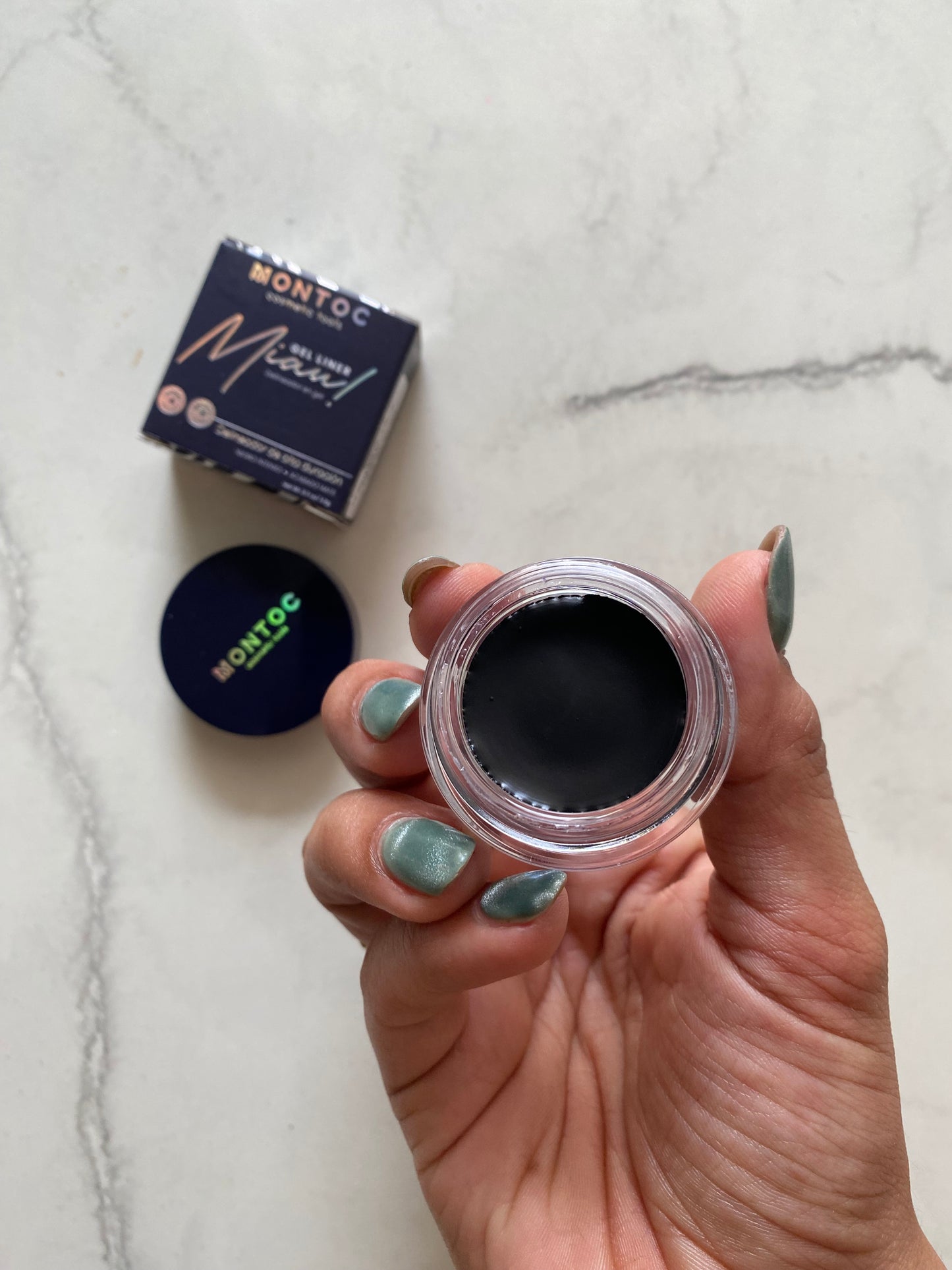 Delineador en gel negro miau montoc