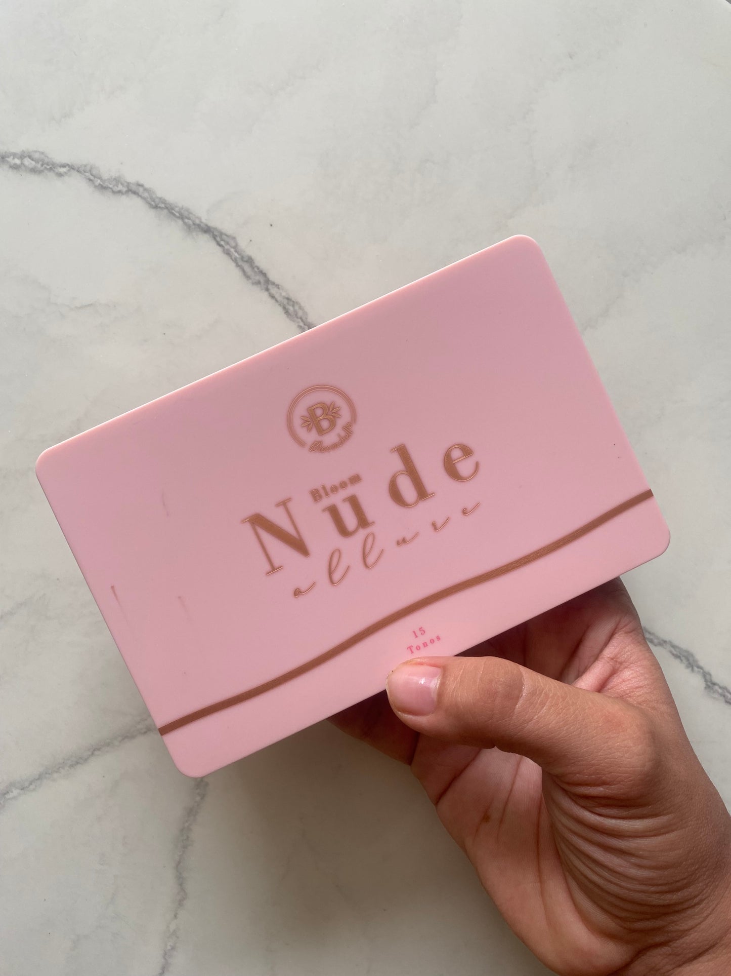 Paleta de sombras nude bloom