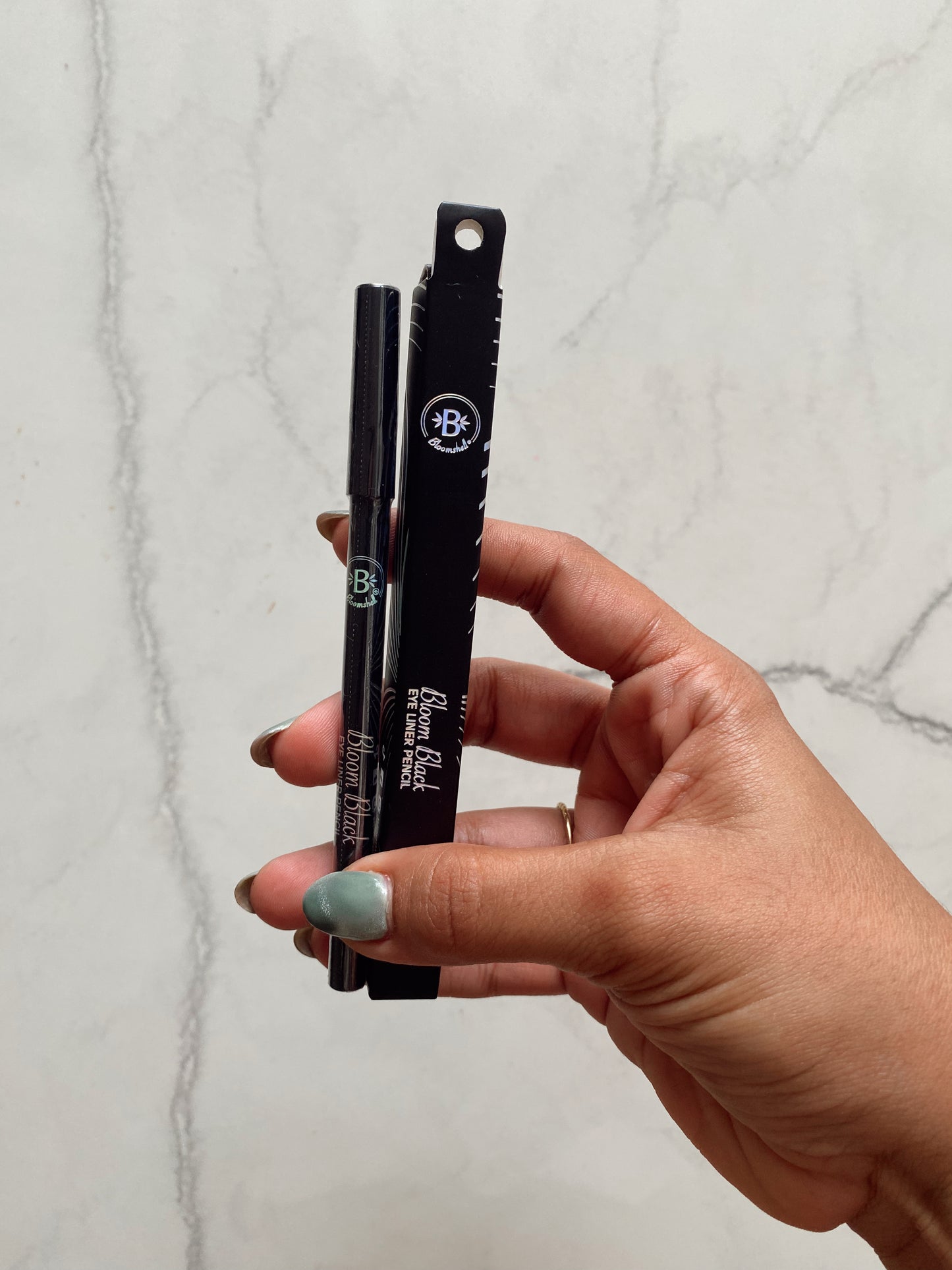 Lapiz de ojos negro bloomshell