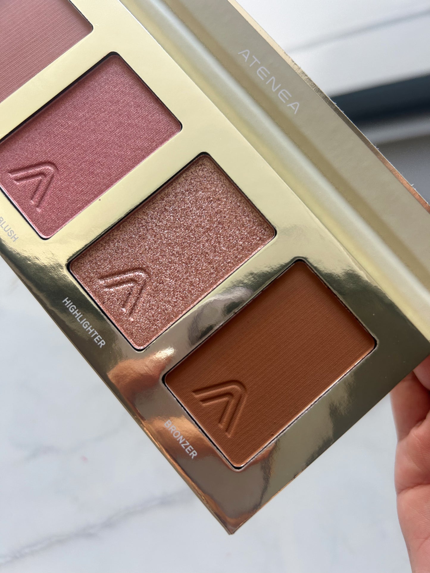 Paleta essential atenea