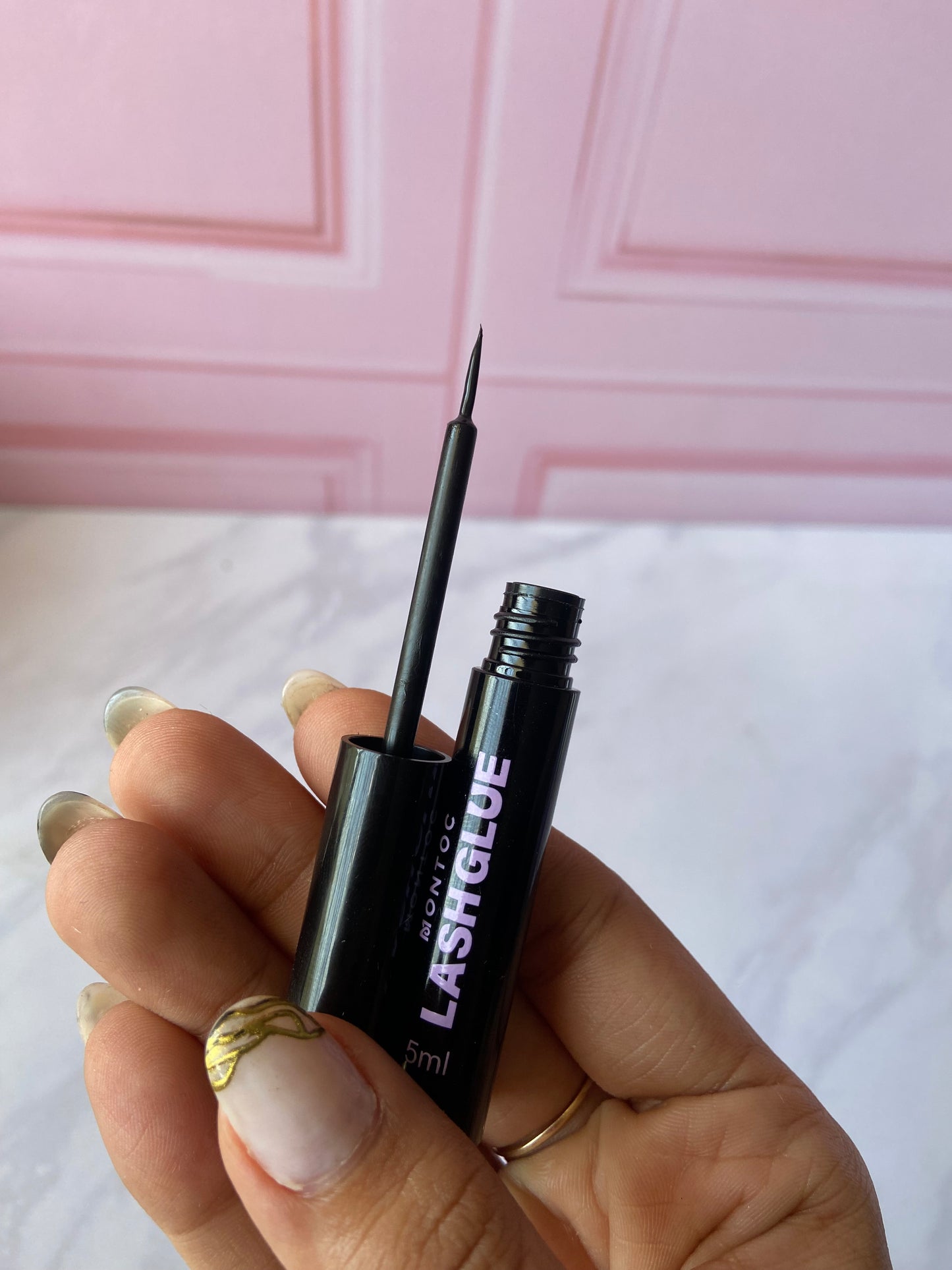 Pegante de pestañas negro montoc 💜