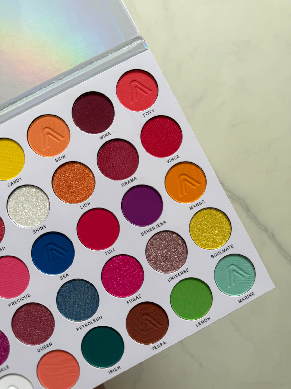 Paleta  de sombras Hawái atenea 🩵