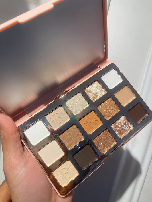 Paleta de sombras nude bloom