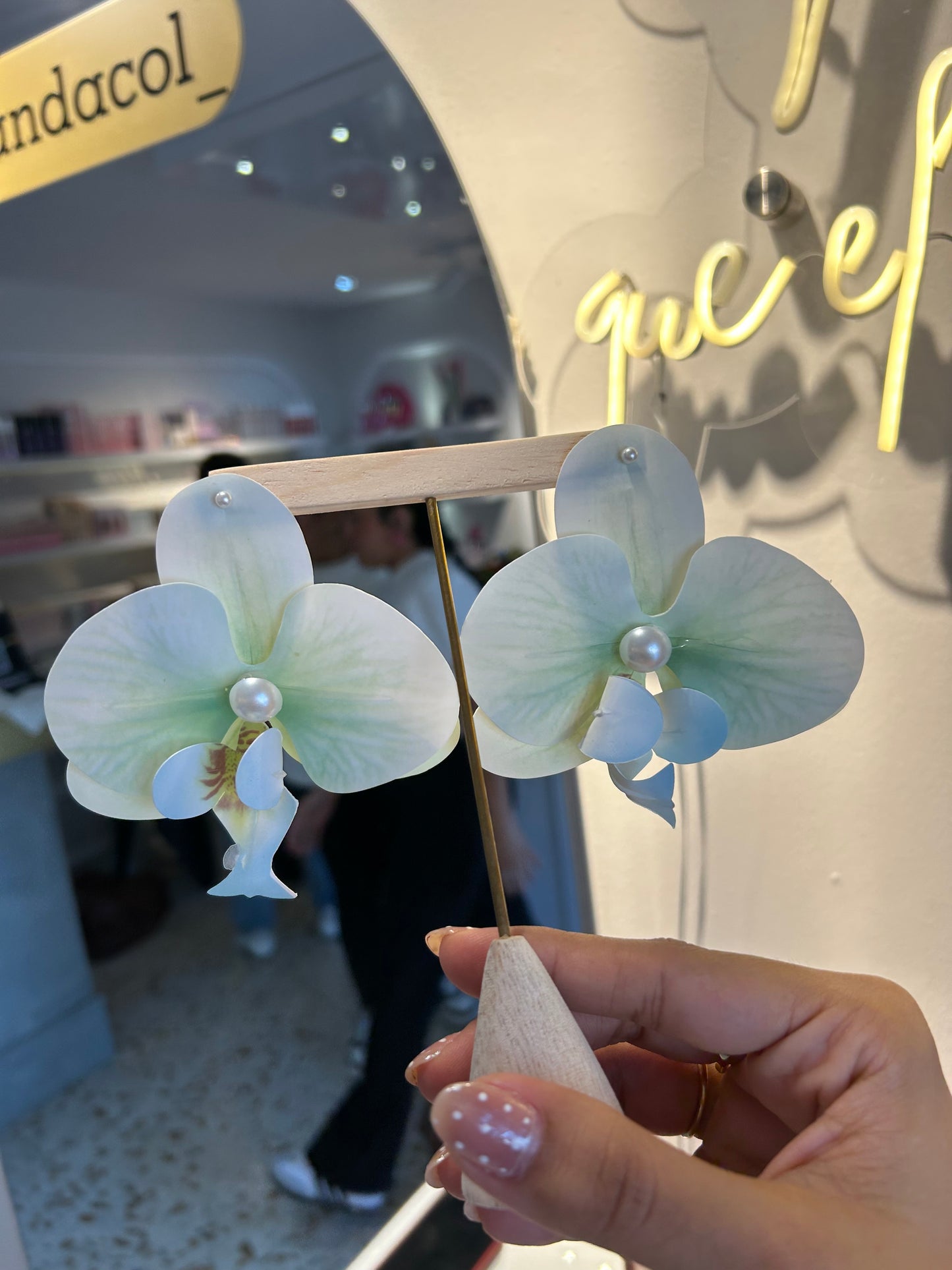 Aretes orquídea carnaval ✨