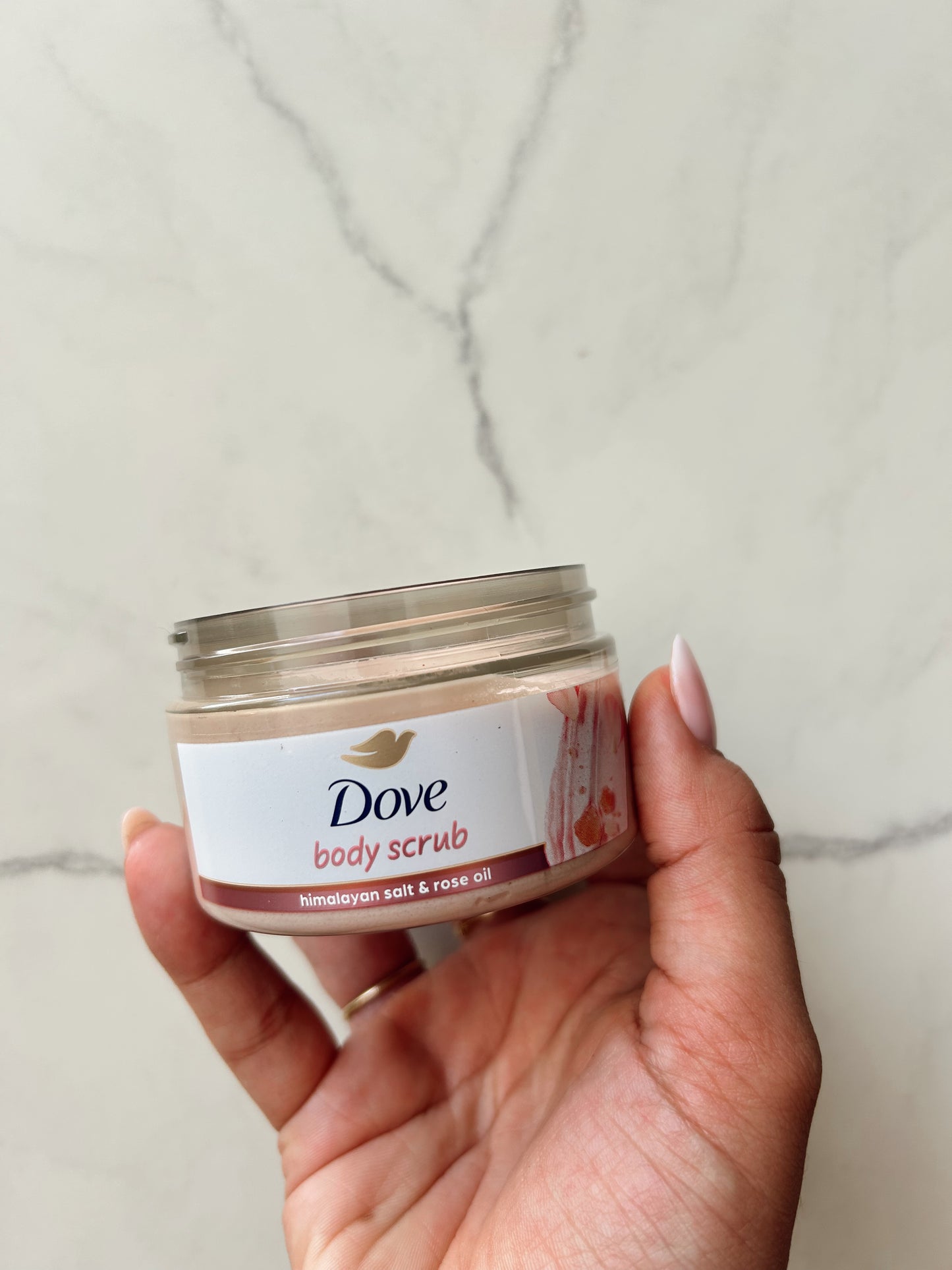 Body scrub ( exfoliante corporal ) dove 3.5 onz
