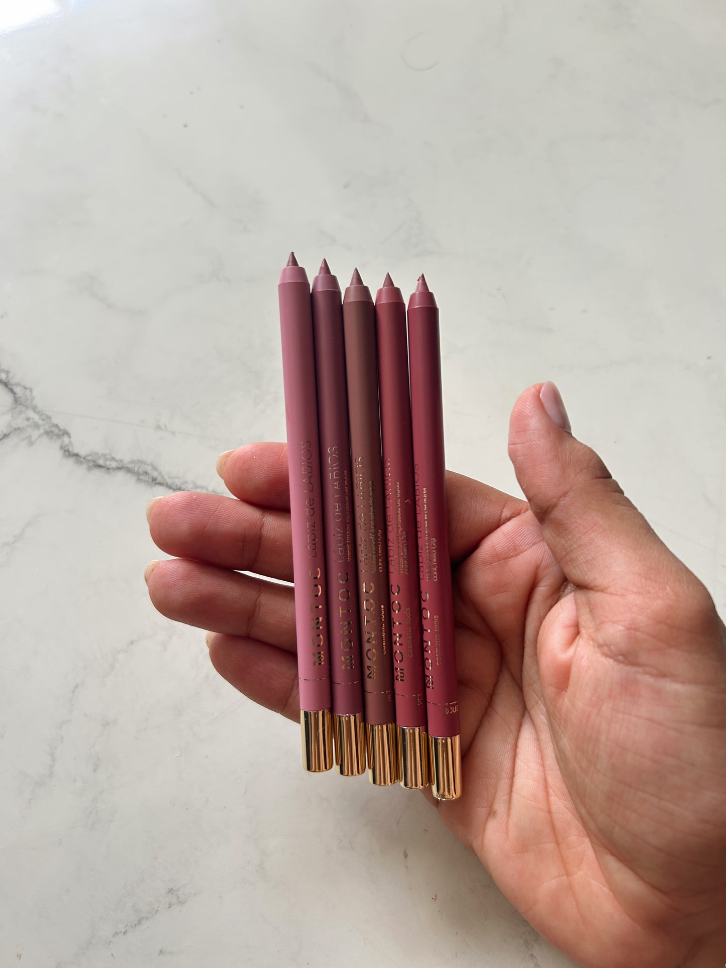 Delineador de labios montoc