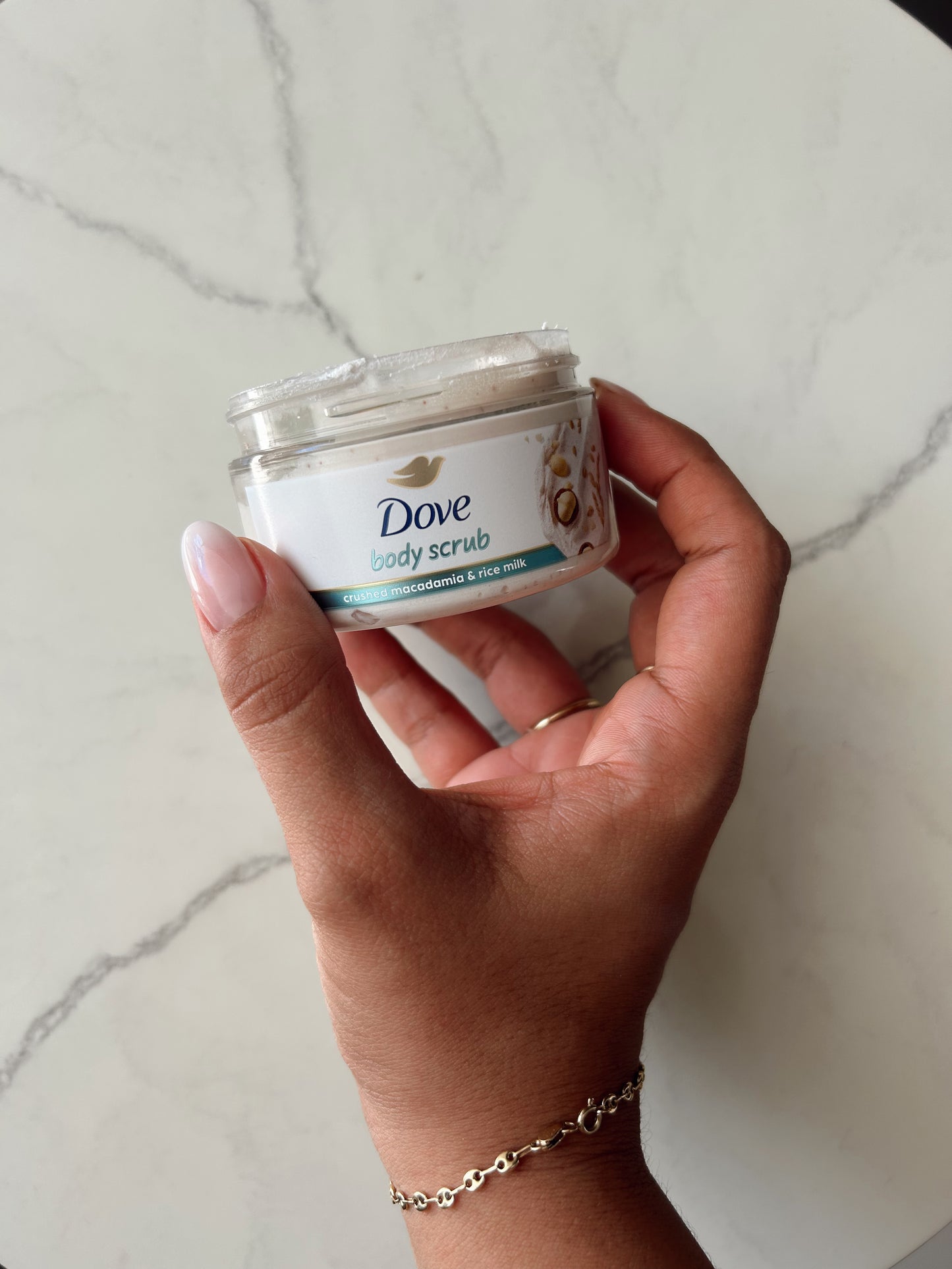 Body scrub ( exfoliante corporal ) dove 3.5 onz